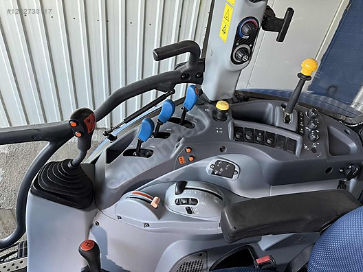 Machinery / Agricultural Machines / Tractors / New Holland / TR5.115