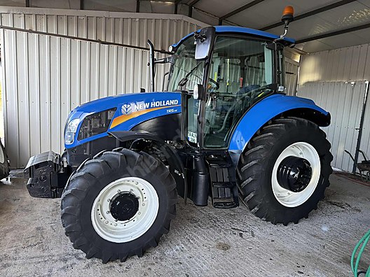 Machinery / Agricultural Machines / Tractors / New Holland / TR5.115