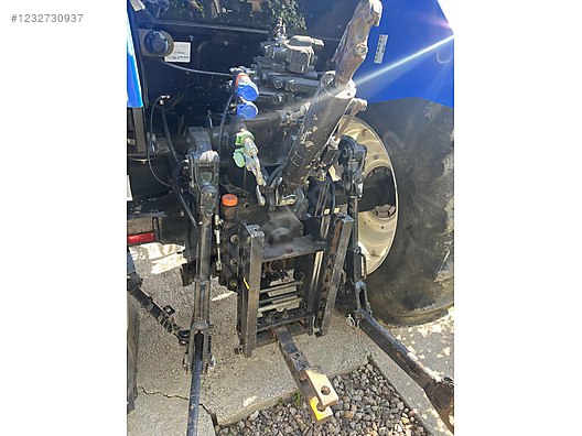 Machinery / Agricultural Machines / Tractors / New Holland / TR5.100