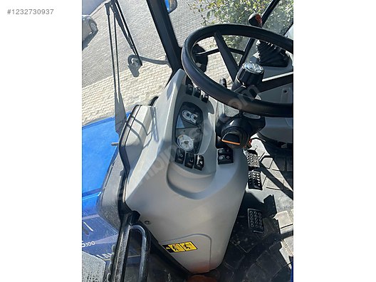 Machinery / Agricultural Machines / Tractors / New Holland / TR5.100