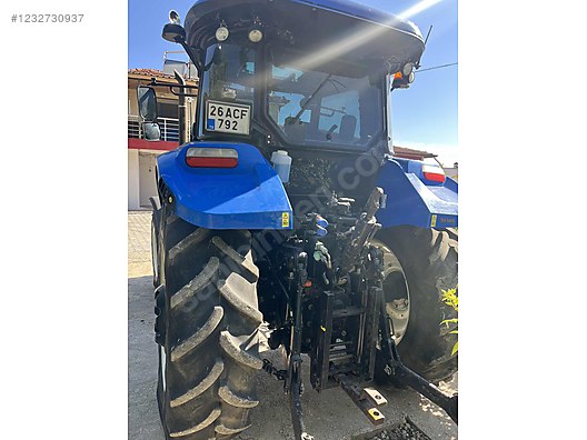 Machinery / Agricultural Machines / Tractors / New Holland / TR5.100