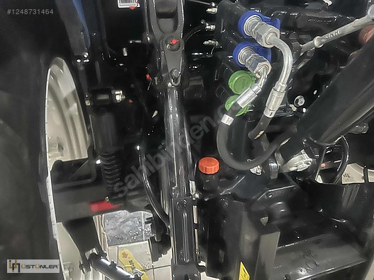 Machinery / Agricultural Machines / Tractors / New Holland / TR5.110