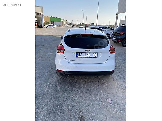 Ford Focus 1 5 Tdci Titanium 2015 Focus Titanium Otomatik Nokta Hatasiz At Sahibinden Com 882781316