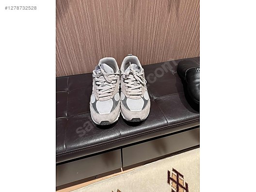 Used & Brand New Items / Sports / Athletics / Running / Shoes