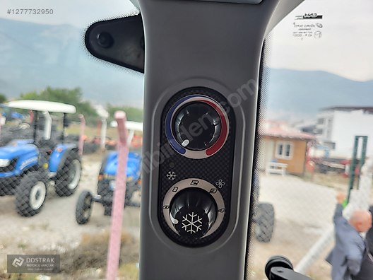 Machinery / Agricultural Machines / Tractors / New Holland / TD90D