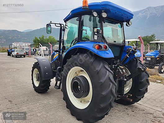 Machinery / Agricultural Machines / Tractors / New Holland / TD90D