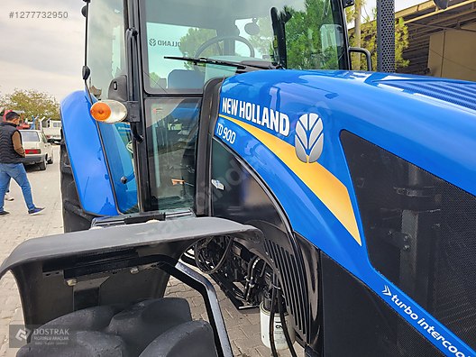 Machinery / Agricultural Machines / Tractors / New Holland / TD90D