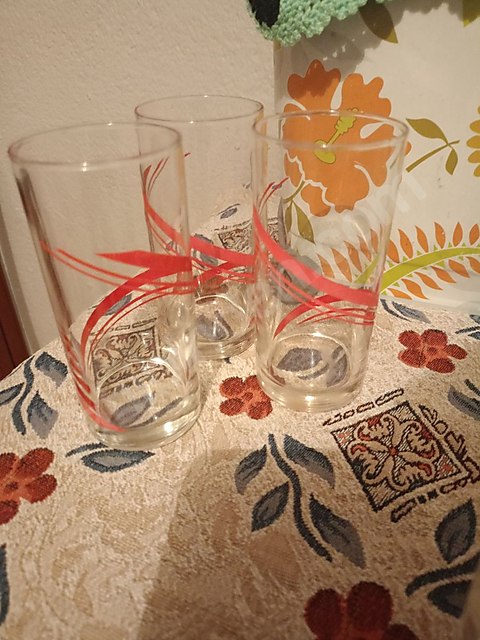 40 yıllık çeyizlik bardaklar