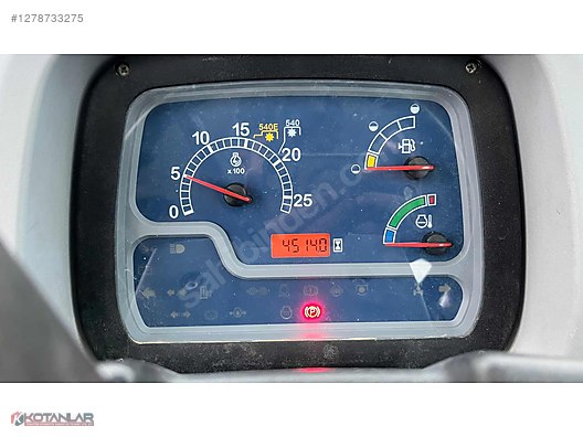 Machinery / Agricultural Machines / Tractors / New Holland / TT4.50