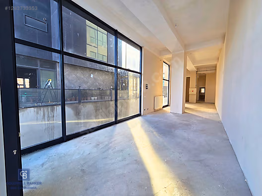 Sahrayıcedit E5te Sıfır Binada Satılık İşyeri ve Deposu Net145m2