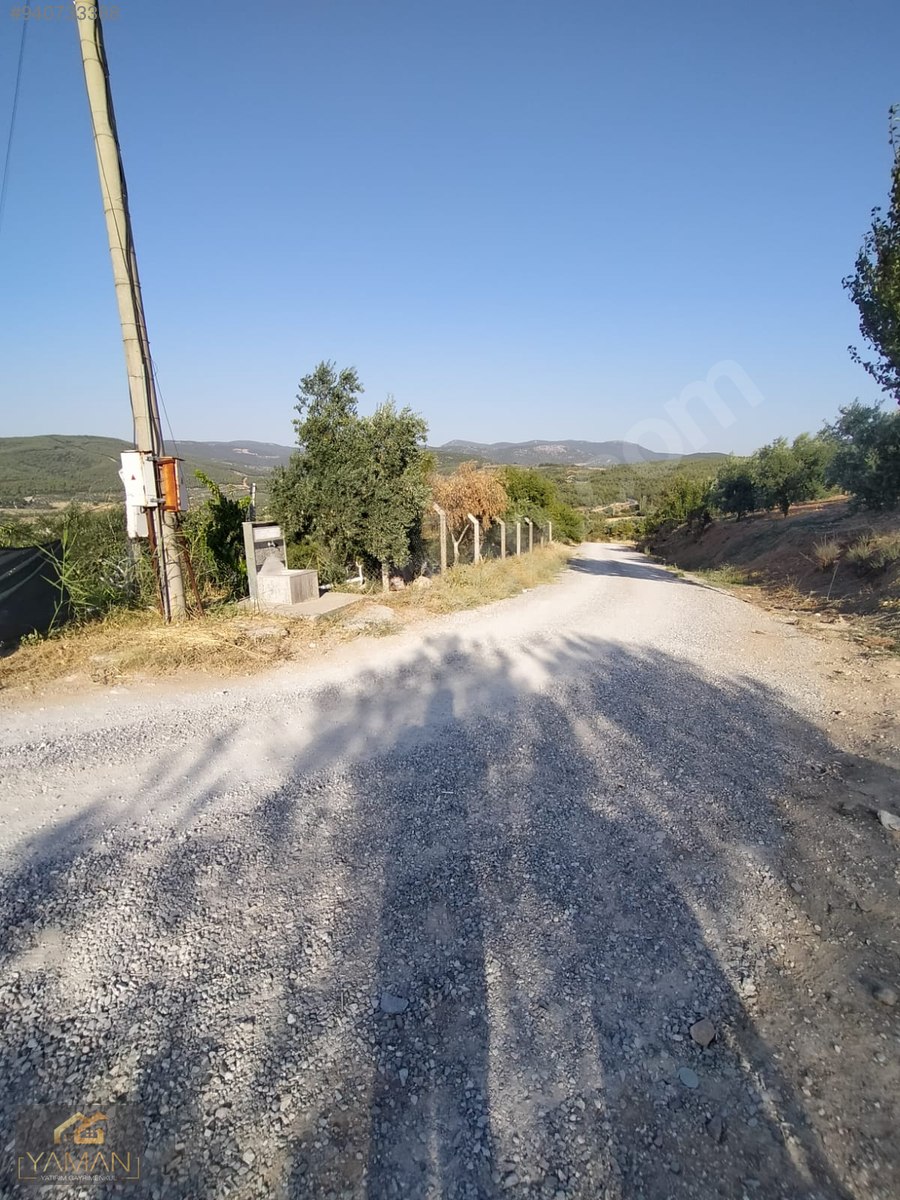 AKHİSAR�A 4 KM UZAKLIKTA SATILIK İKİ KATLI TAŞ EV. Satılık Yazlık