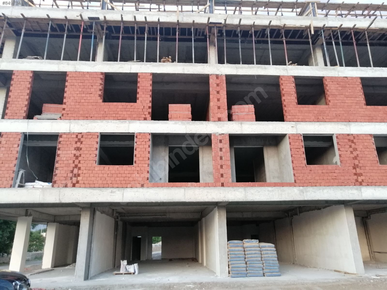 ERZİNCANSİVAS KARAYOLU ÜZERİ KAVAKYOLUN DA SATILIK 1+1 DAİRE Satılık