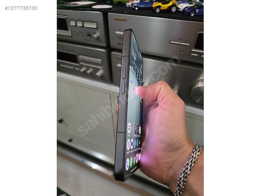 Used & Brand New Items / Cell Phones & Accessories / Cell Phones / Nothing / Phone (3)