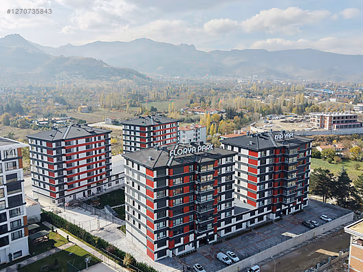 ŞEHRİN EN GÖZDE BÖLGESİNDE-DEĞERLİ YATIRIM 440m² BAHÇE DUBLEKSİ