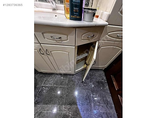İkinci El ve Sıfır Alışveriş / Bahçe & Yapı Market / Yapı Malzemeleri / Banyo & Mutfak / Banyo Dolabı