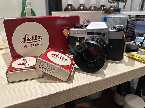 Leica Leicaflex SL + Summicron F2 50 mm lens.