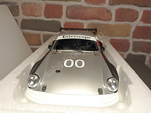 CMR Diecast Model 1:12 Porsche Araba