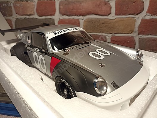 CMR Diecast Model 1:12 Porsche Araba