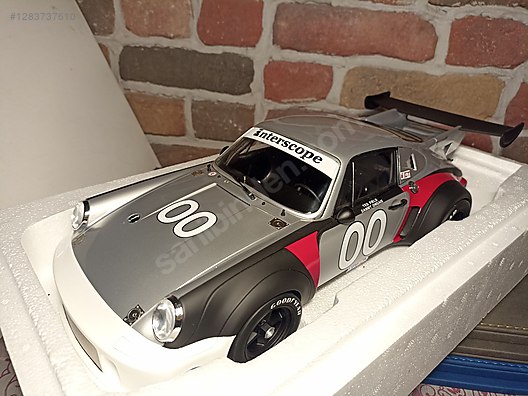 CMR Diecast Model 1:12 Porsche Araba