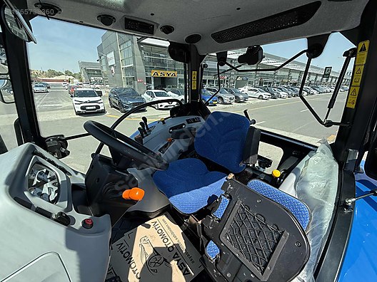 Machinery / Agricultural Machines / Tractors / New Holland / T5.90S