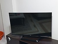 LG 42LM660S 3D SMART LED TV herşeyi sağlam duruyor ekran kırık