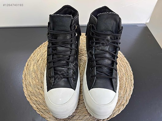 Used & Brand New Items / Clothing & Accessories / Women / Shoes / Sneakers