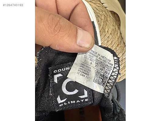 Used & Brand New Items / Clothing & Accessories / Women / Shoes / Sneakers