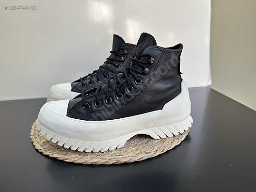 Used & Brand New Items / Clothing & Accessories / Women / Shoes / Sneakers