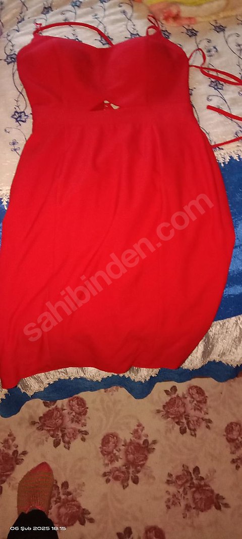 sıfır kualnilmamis kirmizi elbise