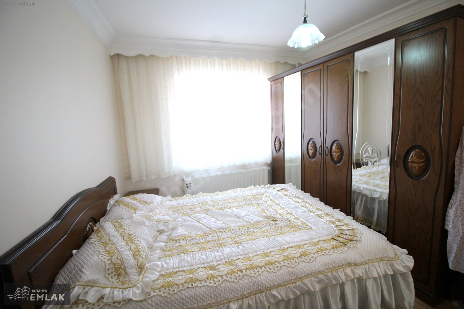 Emlak Ofisinden Satılık 3+1, 330 m² Müstakil Ev 300.000 TL�ye