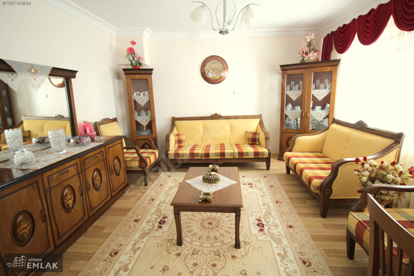 Emlak Ofisinden Satılık 3+1, 330 m² Müstakil Ev 300.000 TL�ye