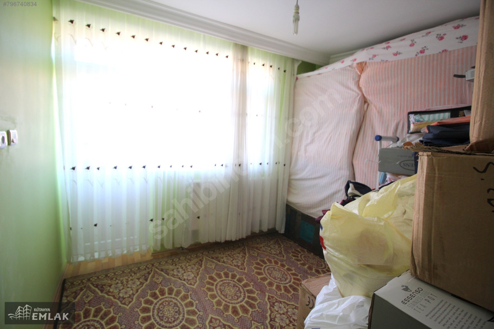Emlak Ofisinden Satılık 3+1, 330 m² Müstakil Ev 300.000 TL�ye