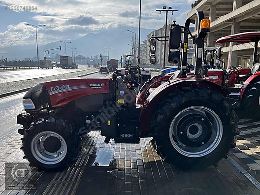 Machinery / Agricultural Machines / Tractors / Case IH / JX80E