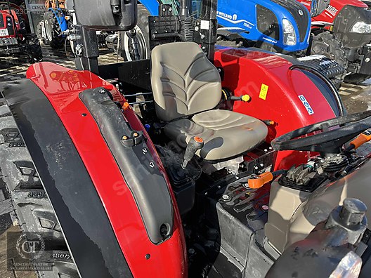 Machinery / Agricultural Machines / Tractors / Case IH / JX80E