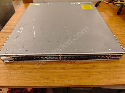 Switch Cisco Catalyst WS-C3850-48XS-E 48 Ports 10Gb SFP+, 4 Ports 40Gb QSFP+ - Occasion Reconditionné