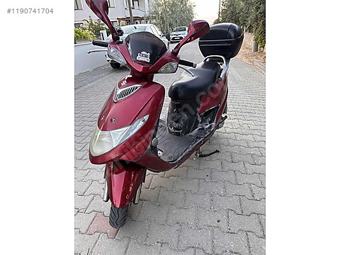 suzuki an 125 scooter
