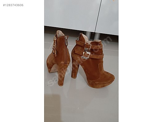 İkinci El ve Sıfır Alışveriş / Giyim & Aksesuar / Kadın / Ayakkabı / Bot