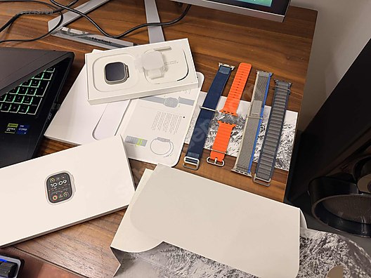 Used & Brand New Items / Cell Phones & Accessories / Wearable Technology / Smartwatch / Apple Watch