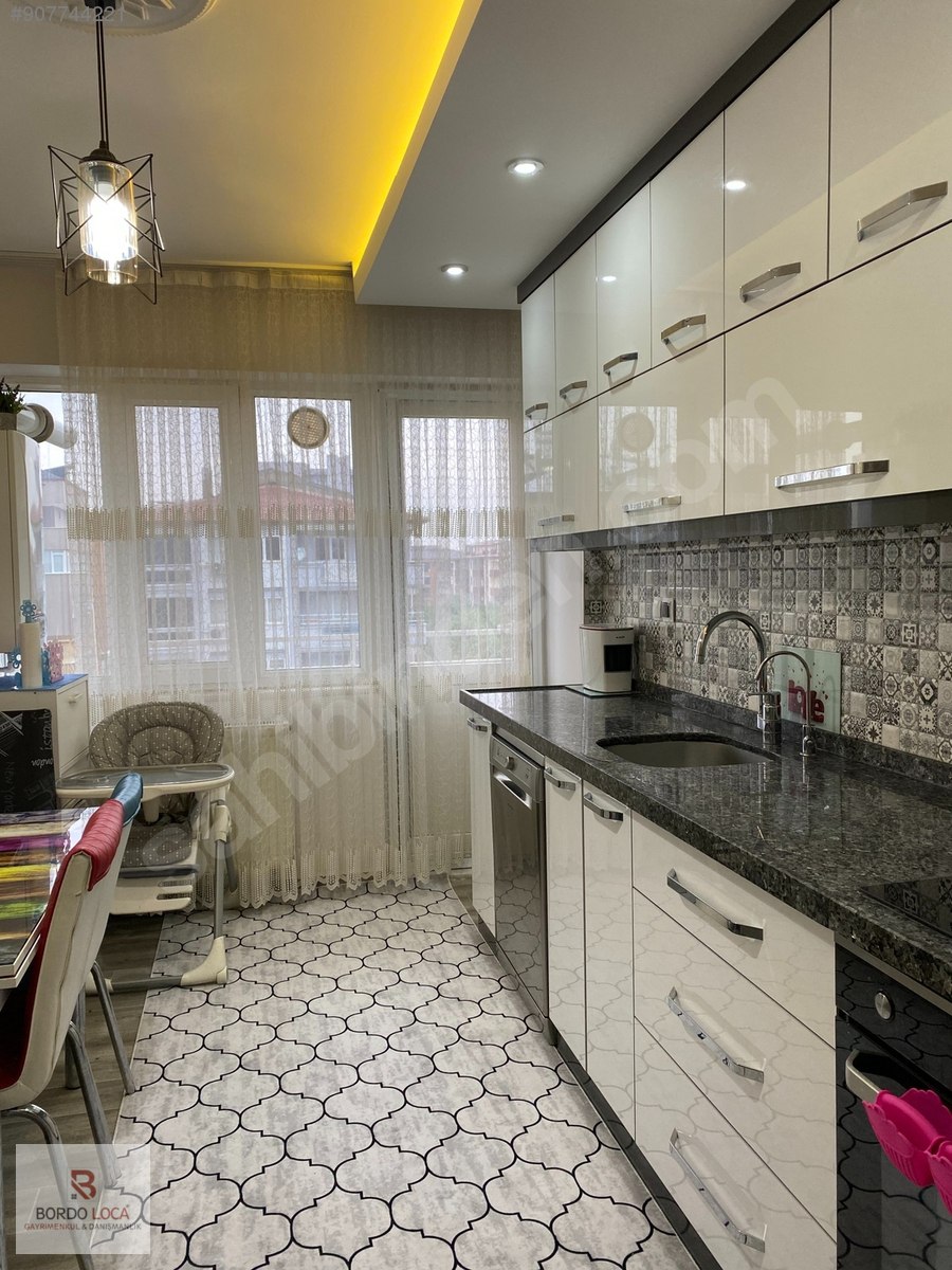 BORDO�DAN ADALETTE 135 m² 3+1 4. KAT MASRAFSIZ SATILIK DAİRE