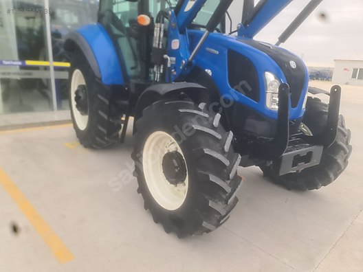 Machinery / Agricultural Machines / Tractors / New Holland / TR5.100