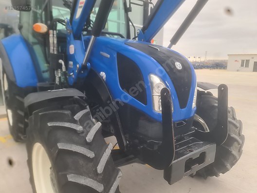 Machinery / Agricultural Machines / Tractors / New Holland / TR5.100