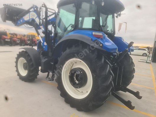 Machinery / Agricultural Machines / Tractors / New Holland / TR5.100