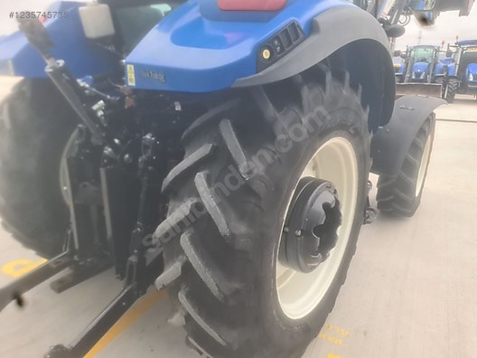Machinery / Agricultural Machines / Tractors / New Holland / TR5.100