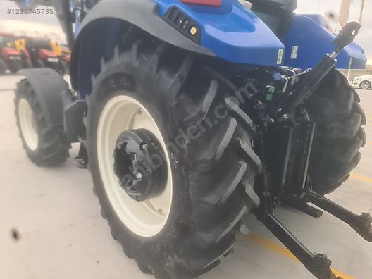 Machinery / Agricultural Machines / Tractors / New Holland / TR5.100