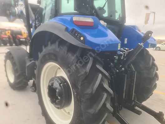 Machinery / Agricultural Machines / Tractors / New Holland / TR5.100