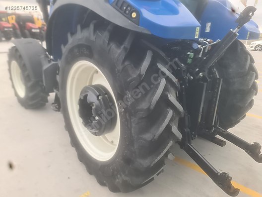 Machinery / Agricultural Machines / Tractors / New Holland / TR5.100