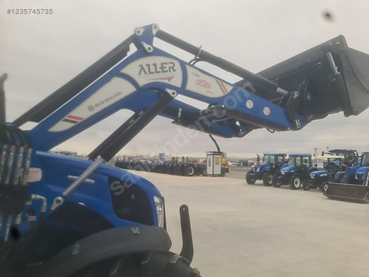 Machinery / Agricultural Machines / Tractors / New Holland / TR5.100