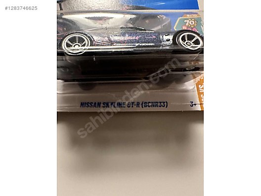 Hot Wheels Diecast Model 1:64 Nissan Araba