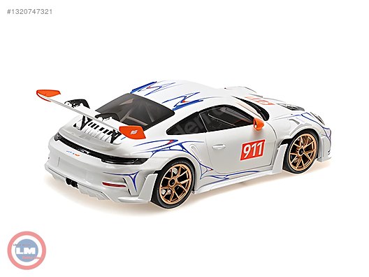 Minichamps Diecast Model 1:18 Porsche Araba - 1320747321