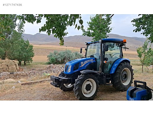 Machinery / Agricultural Machines / Tractors / New Holland / T4.75S
